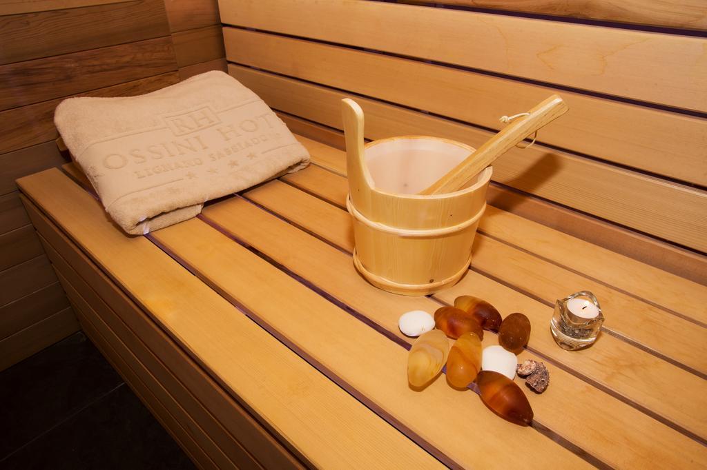 Hotel Rossini 4S リニャーノ・サッビアドーロ エクステリア 写真