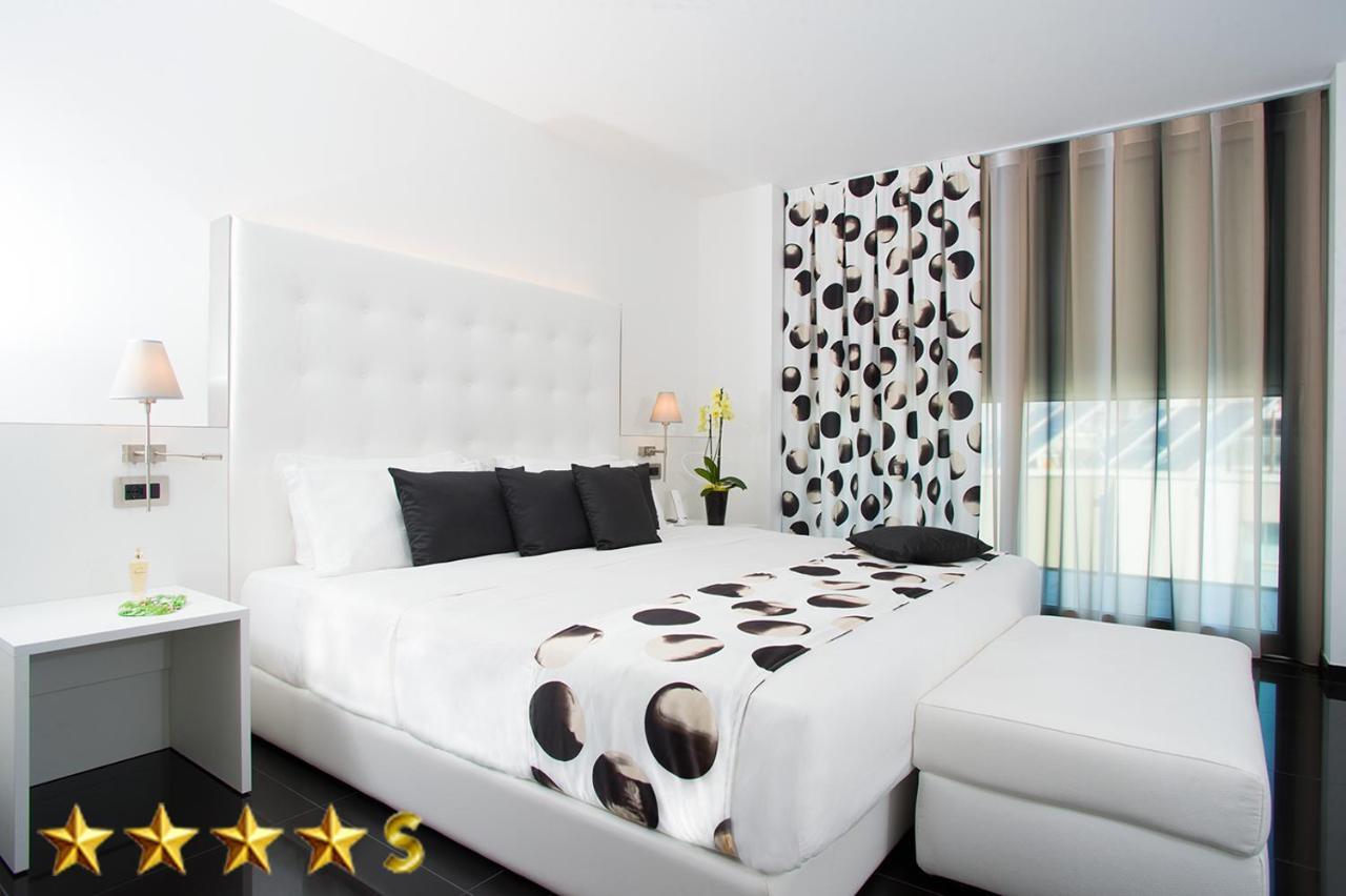 Hotel Rossini 4S リニャーノ・サッビアドーロ エクステリア 写真
