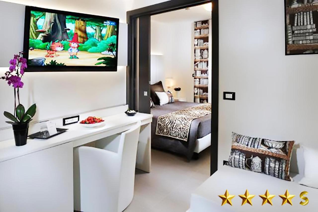 Hotel Rossini 4S リニャーノ・サッビアドーロ エクステリア 写真